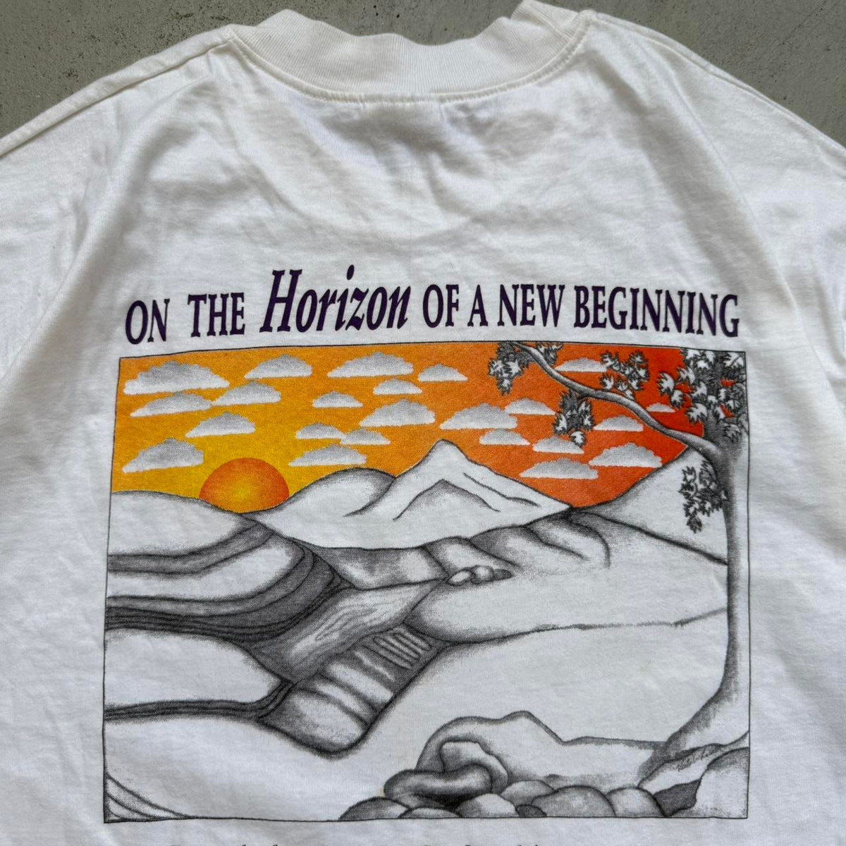 Vintage 90s On The Horizon of a New Beginning Jesus Bible T-Shirt - X-Large