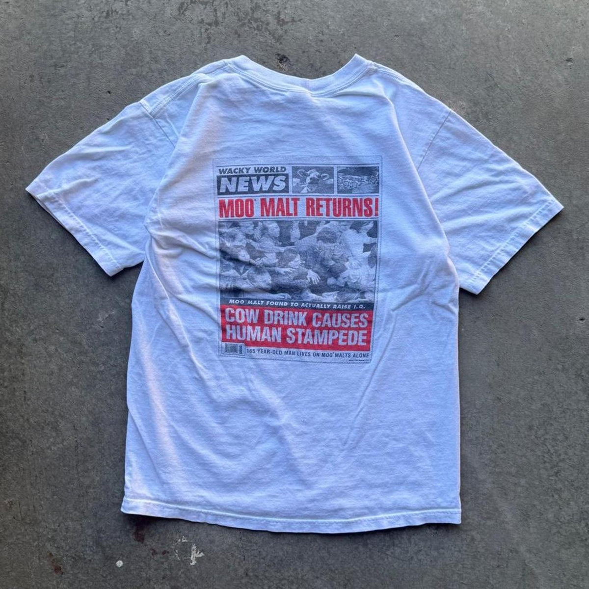 Vintage Y2K TCBY Moo Malt Newspaper T-Shirt - Small