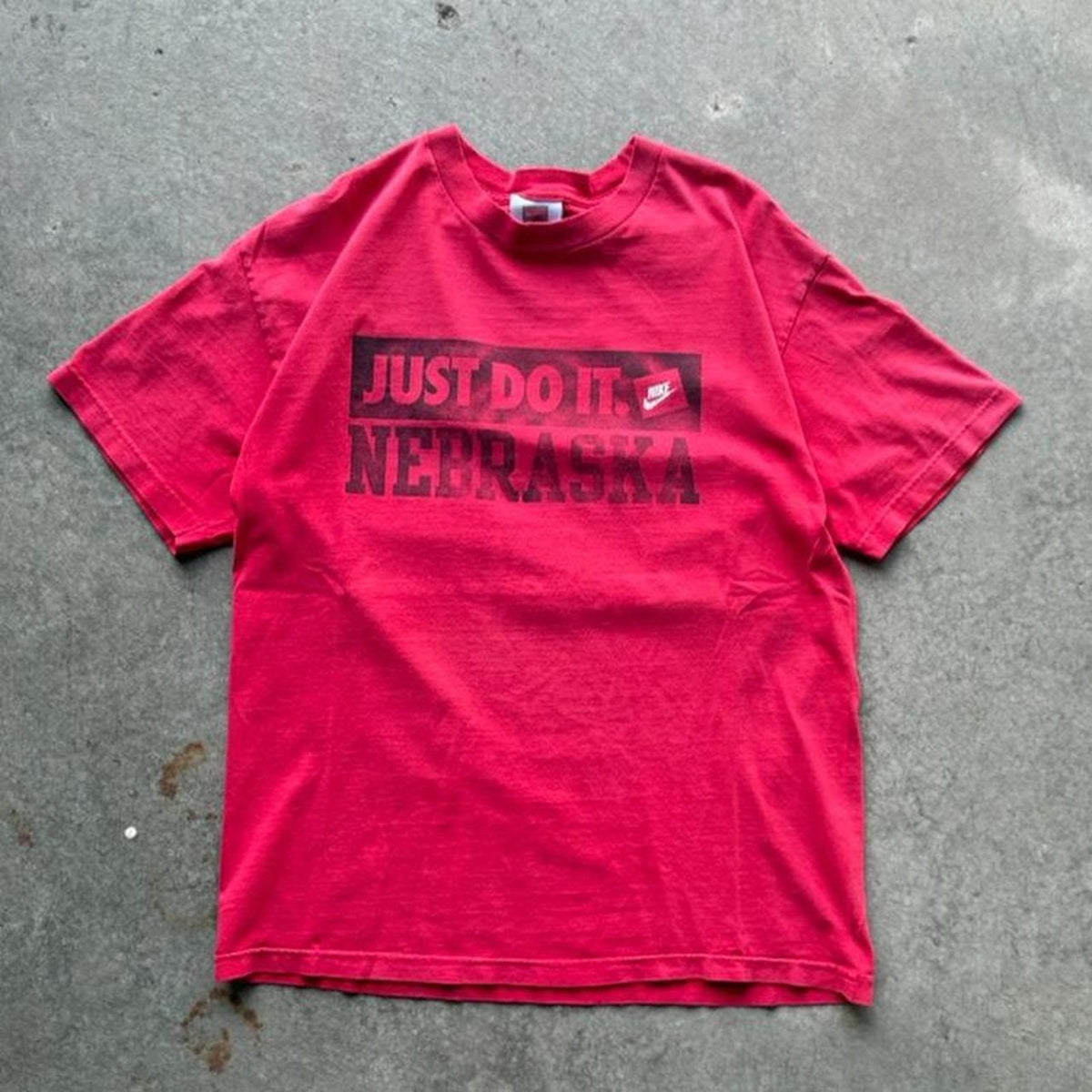 Vintage Y2K Nebraska Huskers Nike Just Do It T-Shirt - Medium