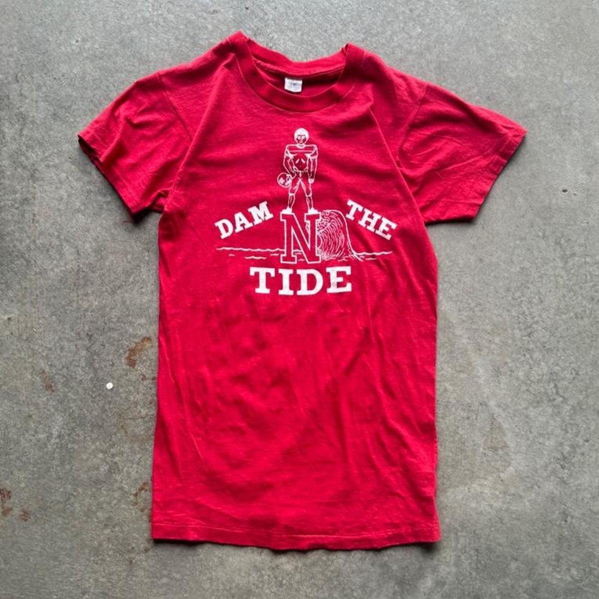 Vintage 80s Damn The Tide Nebraska Huskers T-Shirt - Medium