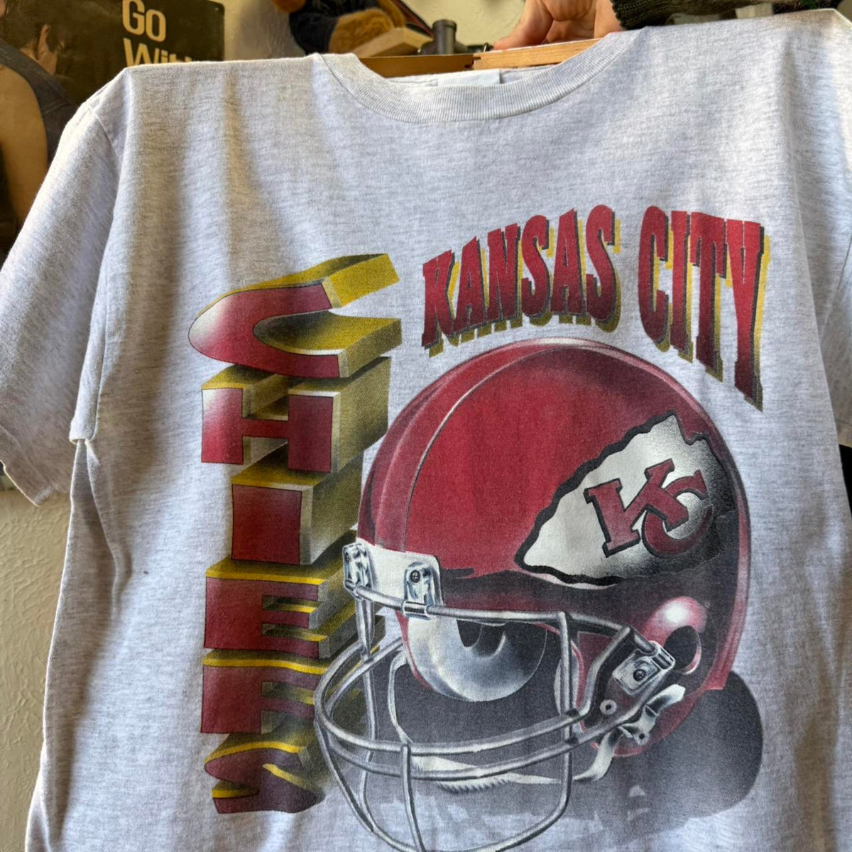 Vintage 90s Kansas City Chiefs NFL Helmet T-Shirt - Large