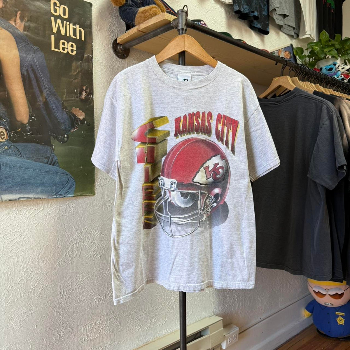 Vintage 90s Kansas City Chiefs NFL Helmet T-Shirt - Large
