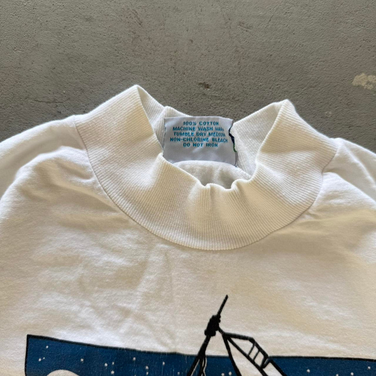 Vintage 90s O’Neill Native Art Style T-Shirt - Medium