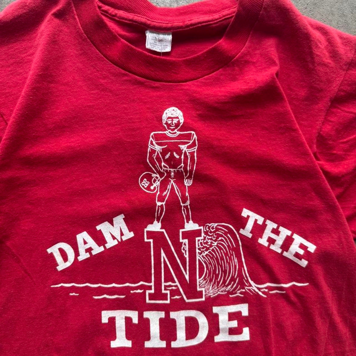 Vintage 80s Damn The Tide Nebraska Huskers T-Shirt - Medium