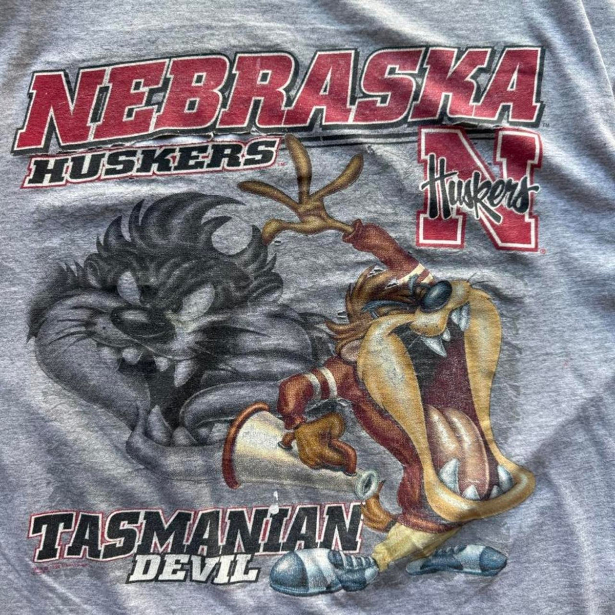 Vintage 90s Nebraska Huskers Taz Looney Tunes T-Shirt - X-Large