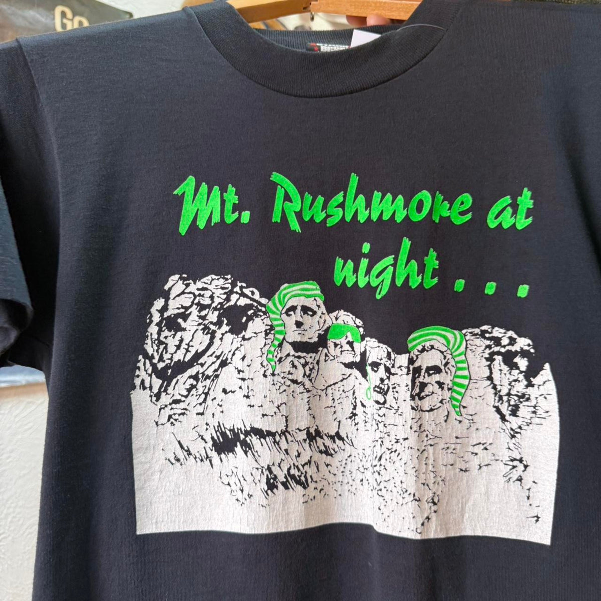 Vintage 90s Mount Rushmore at Night Full Moon Humor T-Shirt - Medium