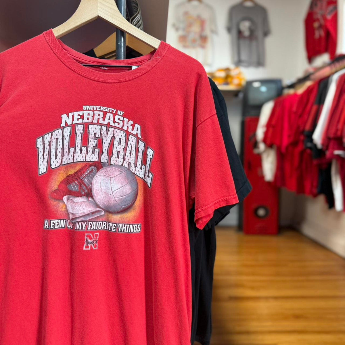 Vintage Y2K Nebraska Huskers Volleyball T-Shirt - Large