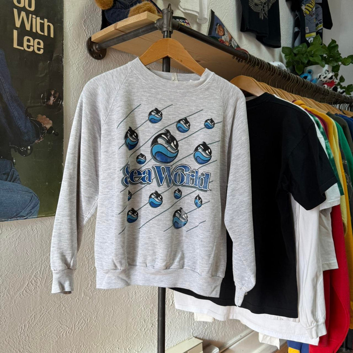 Vintage 90s Sea World Killer Whale Animal Crewneck - Small