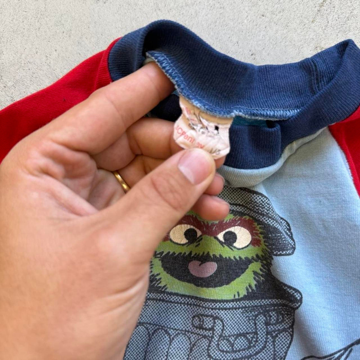 Vintage 90s Oscar the Grouch Sesame Street T-Shirt -Kids  4/5